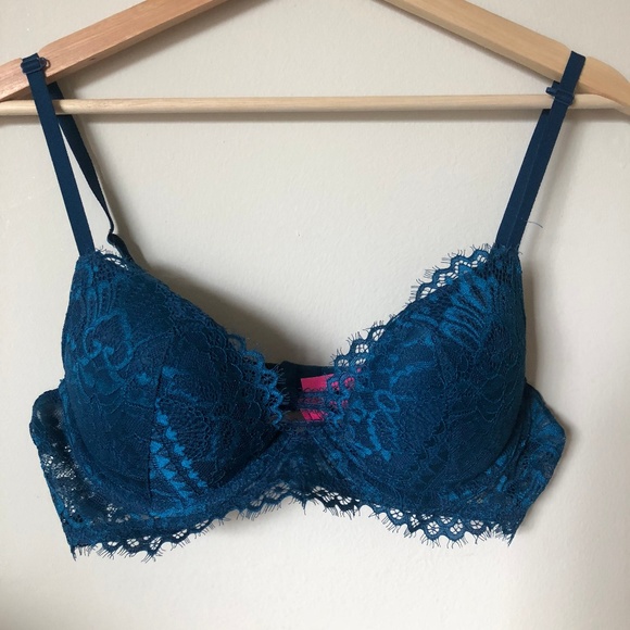 Ultimate Plunge Push Up Bra - Picture 1 of 2